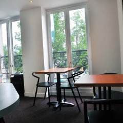 Отель Hôtel De La Tour Париж в номере