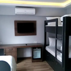 Отель Cheers Lighthouse 3* Кровать в общем номере с двухъярусной кроватью фото 11