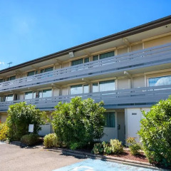Отель Campanile Toulouse Sesquieres Франция, Тулуза - 1 отзыв об отеле, цены и фото номеров - забронировать отель Campanile Toulouse Sesquieres онлайн бассейн
