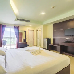 Отель Smile Residence 3* Улучшенный номер с двуспальной кроватью