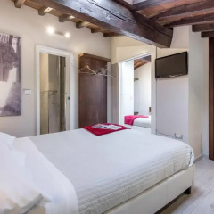 Отель Home Boutique Santa Maria Novella 3* Представительский номер с различными типами кроватей фото 7