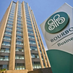 Bourbon Alphaville Business Hotel бассейн