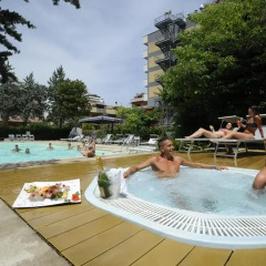Club Hotel Le Nazioni бассейн