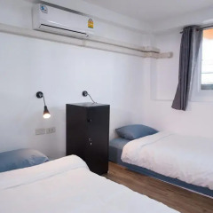 Hoppers Place Donmuang Hostel Кровать в общем номере фото 6