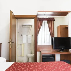 Marsala Hotel 2* Стандартный номер с двуспальной кроватью (общая ванная комната) фото 13