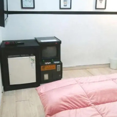 Отель OppaHostel Стандартный номер с различными типами кроватей фото 9