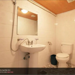 Отель Alice Residence Южная Корея, Сеул - отзывы, цены и фото номеров - забронировать отель Alice Residence онлайн ванная