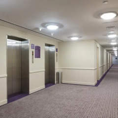 Отель Premier Inn Dubai Investment Park интерьер отеля