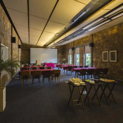 Отель Mana Hotels