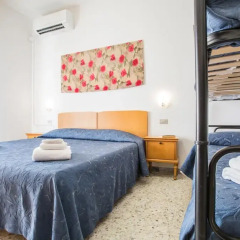 Hotel Nizza 2* Номер с общей ванной комнатой с различными типами кроватей (общая ванная комната) фото 6
