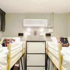 I-Sleep Silom Hostel Семейный номер категории Эконом с двуспальной кроватью