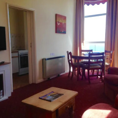 Апартаменты Sunningdale Apartments комната для гостей фото 2