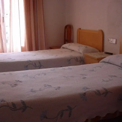 Отель Hostal Casanova комната для гостей