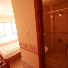 Tolya Hotel 2* Стандартный семейный номер с различными типами кроватей фото 8