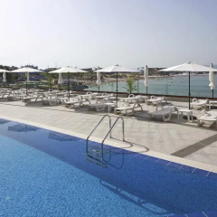 Paradiso Hotel бассейн