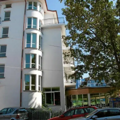 Hotel Lotos парковка