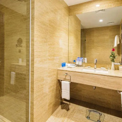 Wyndham Legend Halong Hotel 4* Улучшенный номер с различными типами кроватей