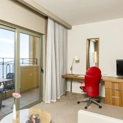 Отель Hilton Malta 5* Номер Делюкс с 2 отдельными кроватями фото 9