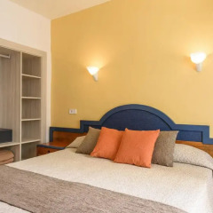 Отель Hostal Florencio сейф в номере