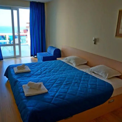 Апартаменты Gt Sky Holiday Apartments Свети Влас комната для гостей фото 2