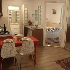Апартаменты Romantic Garden Art Studio near Andrassy Avenue Будапешт спа