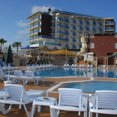 Akin Paradise Hotel бассейн