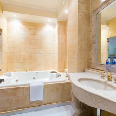 Victoria Crown Plaza Hotel Лагос спа