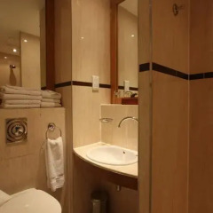 Mayflower Hotel and Apartments 4* Апартаменты фото 5