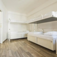 Отель Equity Point Prague Кровать в общем номере с двухъярусной кроватью фото 14