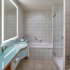 Отель Hilton Cologne ванная фото 5