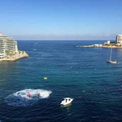 Отель Saint Julian's - Sea View Apartments Мальта, Сан Джулианс - отзывы, цены и фото номеров - забронировать отель Saint Julian's - Sea View Apartments онлайн пляж фото 2