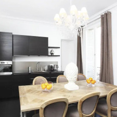 Отель The Residence - Luxury 3 Bedrooms flat Le Louvre в номере
