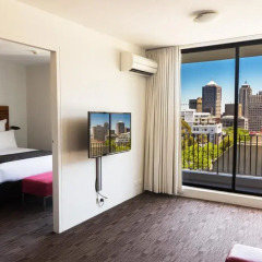 Cambridge Hotel Sydney 4* Номер One bedroom deluxe с различными типами кроватей фото 5