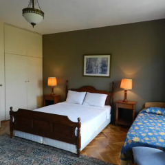 Отель Berk Guesthouse - 'Grandma's House' 3* Стандартный семейный номер с двуспальной кроватью фото 25