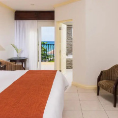 Отель Jewel Paradise Cove Beach Resort & Spa - Curio Collection by Hilton 3* Номер Делюкс с различными типами кроватей фото 5