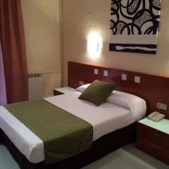 Отель Hostal Iznajar Barcelona комната для гостей фото 5