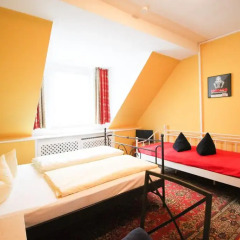 Отель Pension/Guesthouse am Hauptbahnhof Стандартный номер с двуспальной кроватью (общая ванная комната) фото 30