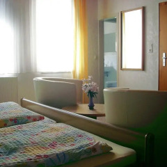 Hotel Pension am Kurmittelhaus 2* Стандартный номер с различными типами кроватей фото 7