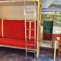 Train Hostel парковка