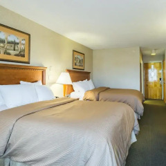 Отель Clarion Inn and Summit Center 2* Стандартный номер с различными типами кроватей фото 4