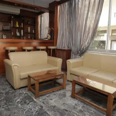 Evans Hotel развлечения