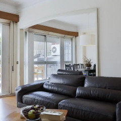 Отель Downtown with Terrace - 4 Bedrooms Порту комната для гостей фото 5