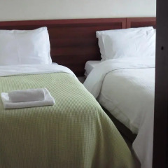 West Ada Inn Hotel 3* Стандартный семейный номер разные типы кроватей фото 3