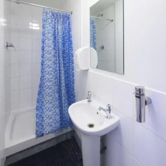 Отель Astor Hyde Park Hostel Великобритания, Лондон - отзывы, цены и фото номеров - забронировать отель Astor Hyde Park Hostel онлайн ванная