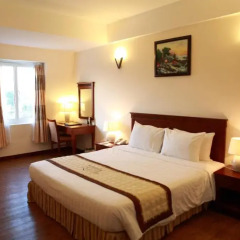 Dalat Plaza Hotel 3* Улучшенный номер с двуспальной кроватью фото 3