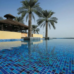 Отель Bespoke Residences - Shoreline Al Haseer бассейн