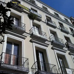 Отель Hostal Alonso Стандартный номер с различными типами кроватей (общая ванная комната)