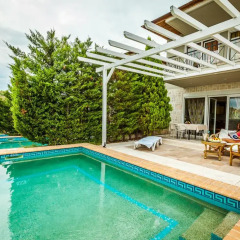 Отель Bomo Olympic Kosmas & Bomo Villas Kosmas Греция, Ханиотис - отзывы, цены и фото номеров - забронировать отель Bomo Olympic Kosmas & Bomo Villas Kosmas онлайн бассейн