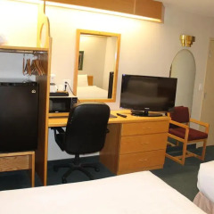 Отель Canadas Best Value Inn Langley Лэнгли удобства в номере фото 2