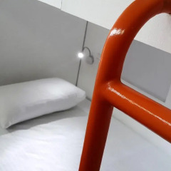 Отель Hangover Hostels Seeduwa Кровать в общем номере с двухъярусной кроватью